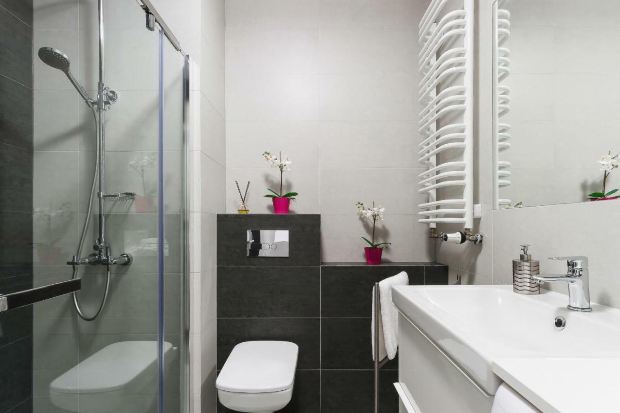 Apartments Claro II By Noclegi Renters คราคูฟ ภายนอก รูปภาพ